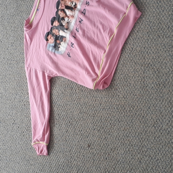 Friends Top SIZE XS - Picture 2 of 6